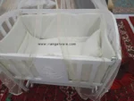 تخت و گهواره کنار مادر ام دی اف