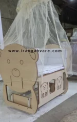 تخت کنار مادر عروسکی