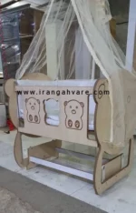 تخت کنار مادر عروسکی