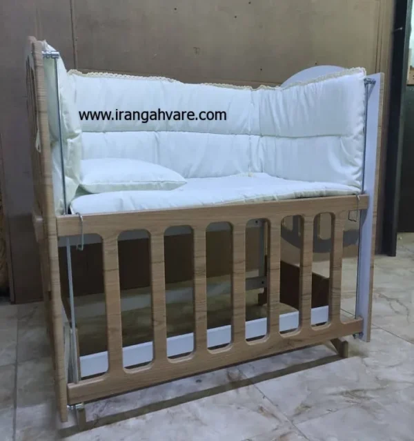 تخت و گهواره کنار مادر ام دی اف