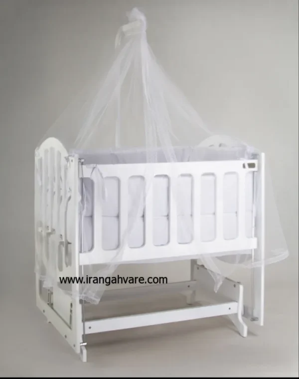 تخت و گهواره کنار مادر ام دی اف