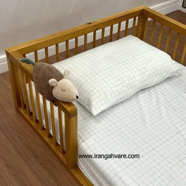 تخت نوجوان کارن