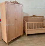 تخت چوبی کنار مادر کلاسیک