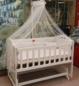 تخت و گهواره کنار مادر ام دی اف
