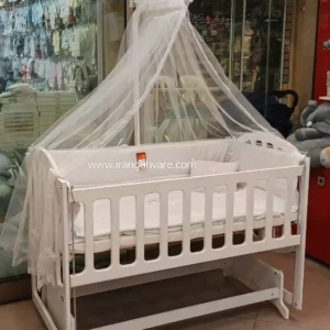 تخت و گهواره کنار مادر ام دی اف