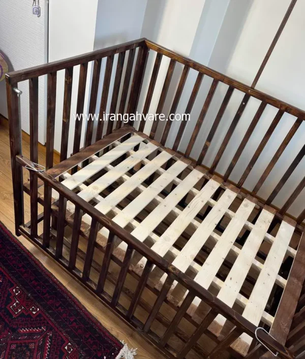تخت و گهواره چوبی مدل ویکتوریا