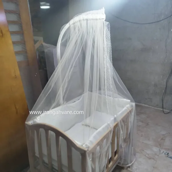 تخت و گهواره کنار مادر ام دی اف